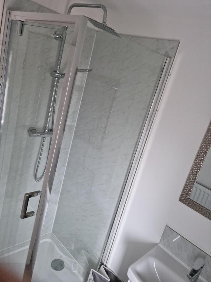 3 Bedroom House-Ellesmere Port Zewnętrze zdjęcie